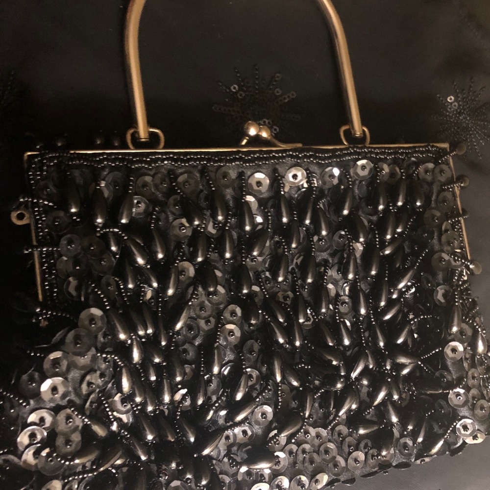 Black clutch